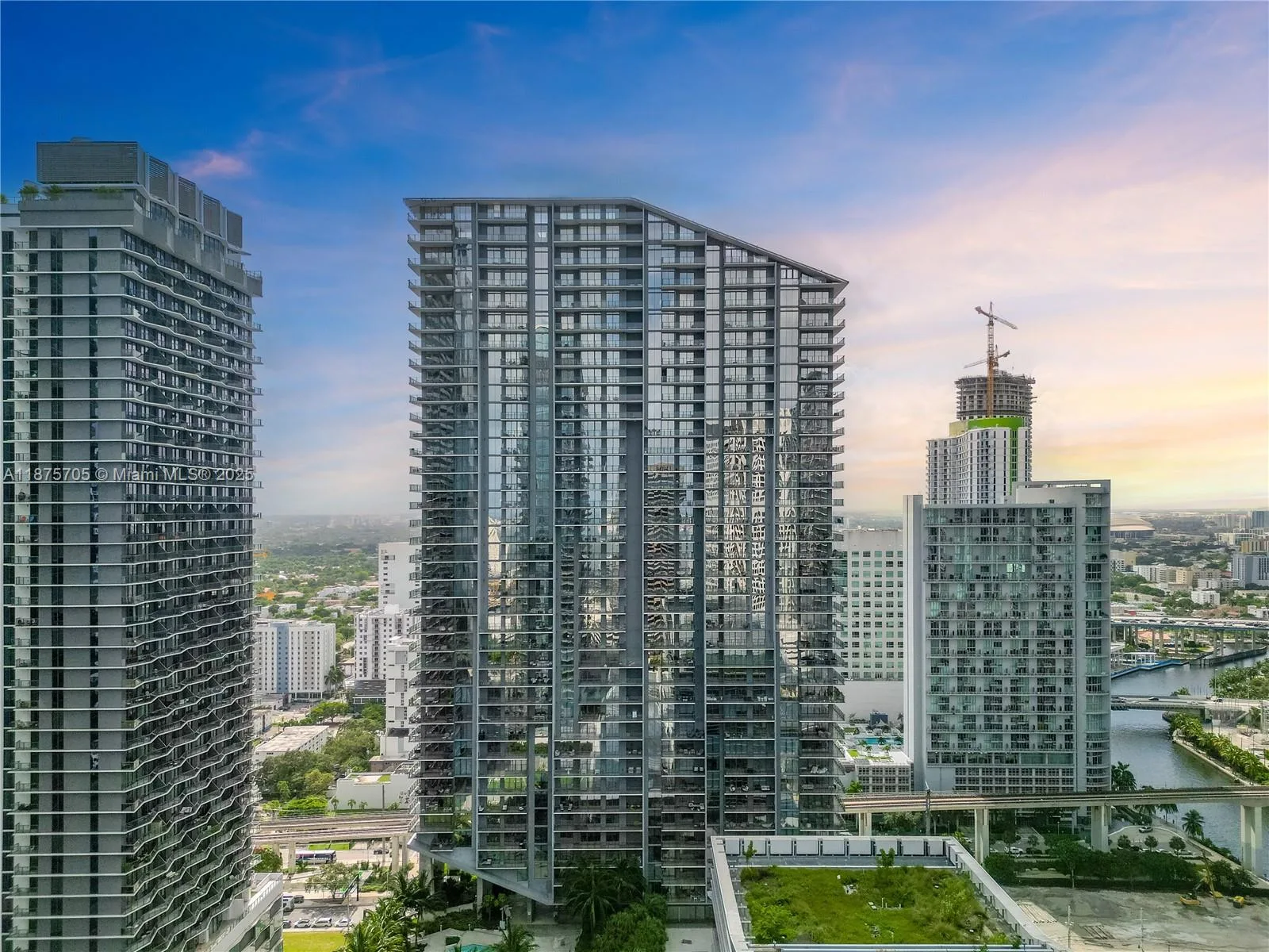 88 SW 7th St # 3707, Miami, FL 33130