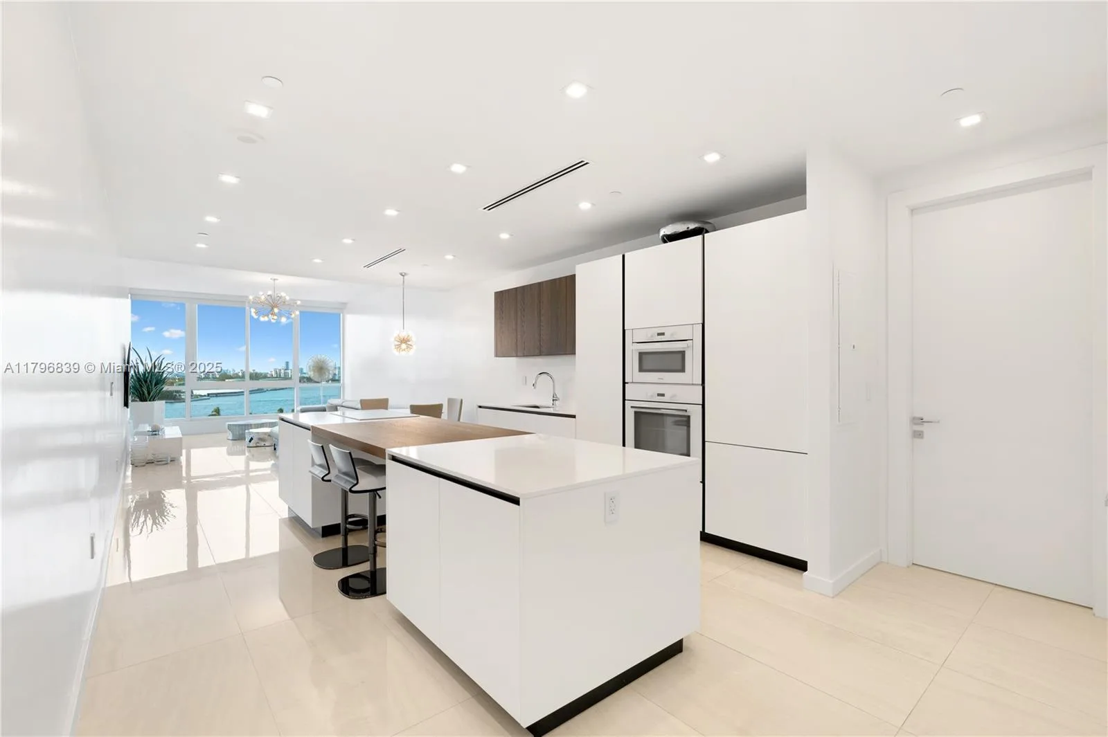 100 S Pointe Drive # 903, Miami Beach, FL 33139 photo 2