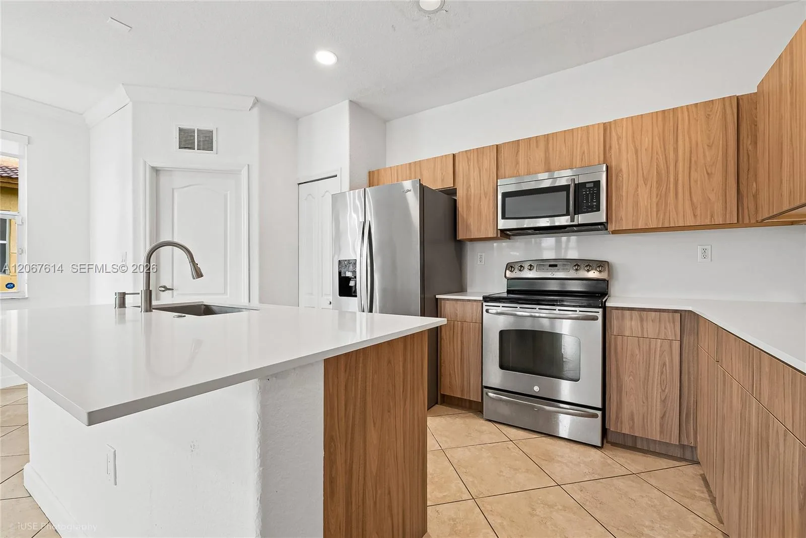 8666 NW 109th Ct # 8666, Doral, FL 33178 photo 5