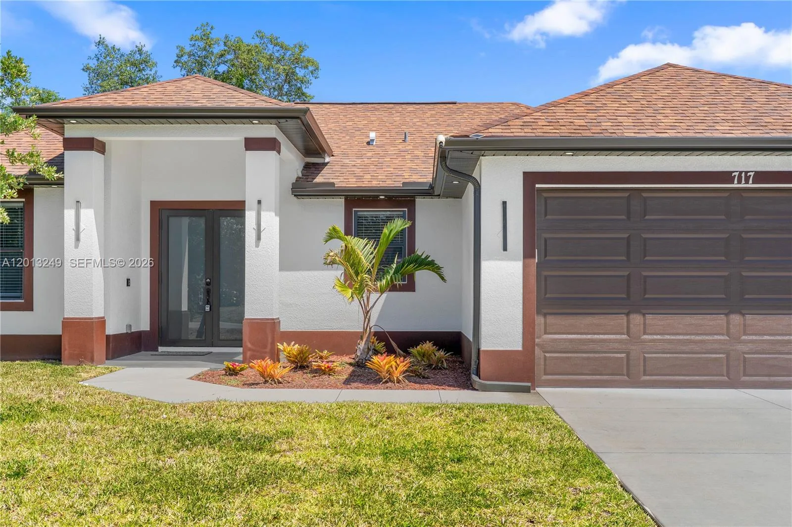 717 zendor Ave, Fort Myers, FL 33913 photo 2
