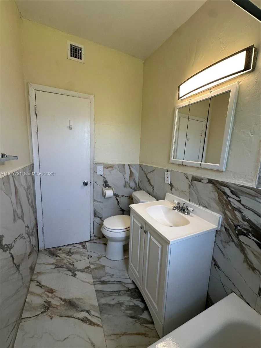 10761 SW 221st St, Miami, FL 33170 photo 10