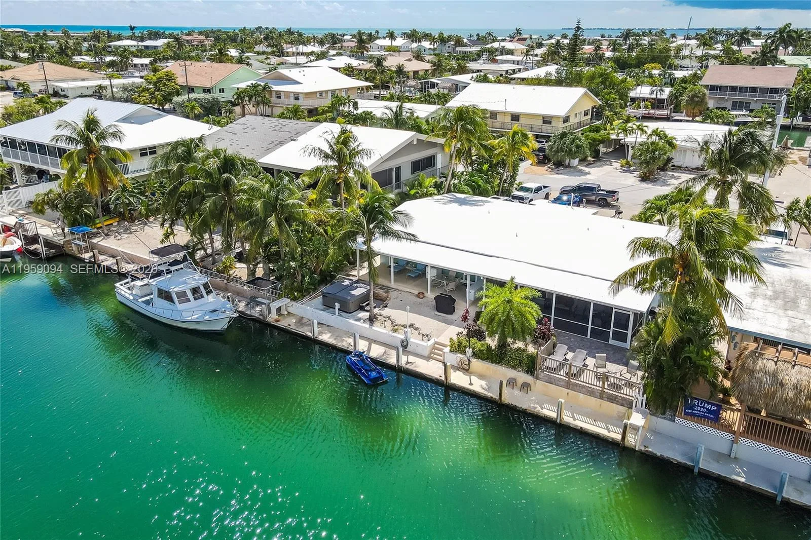 410 10th St, Key Colony, FL 33051