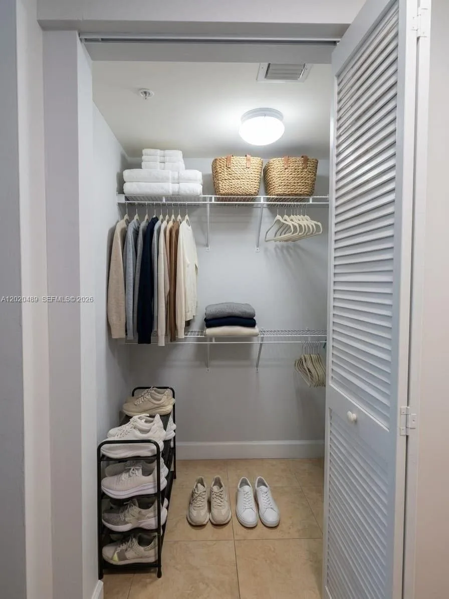 41 SE 5th St # 815, Miami, FL 33131 photo 10