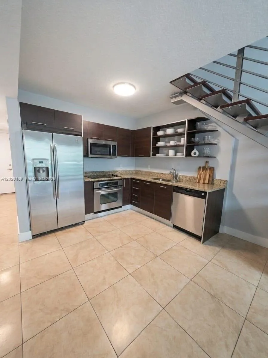 41 SE 5th St # 815, Miami, FL 33131 photo 3