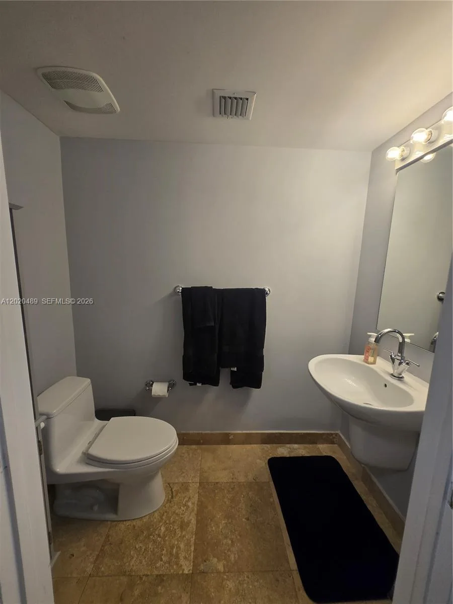 41 SE 5th St # 815, Miami, FL 33131 photo 4