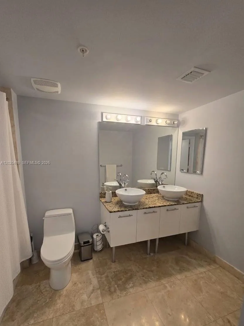 41 SE 5th St # 815, Miami, FL 33131 photo 9
