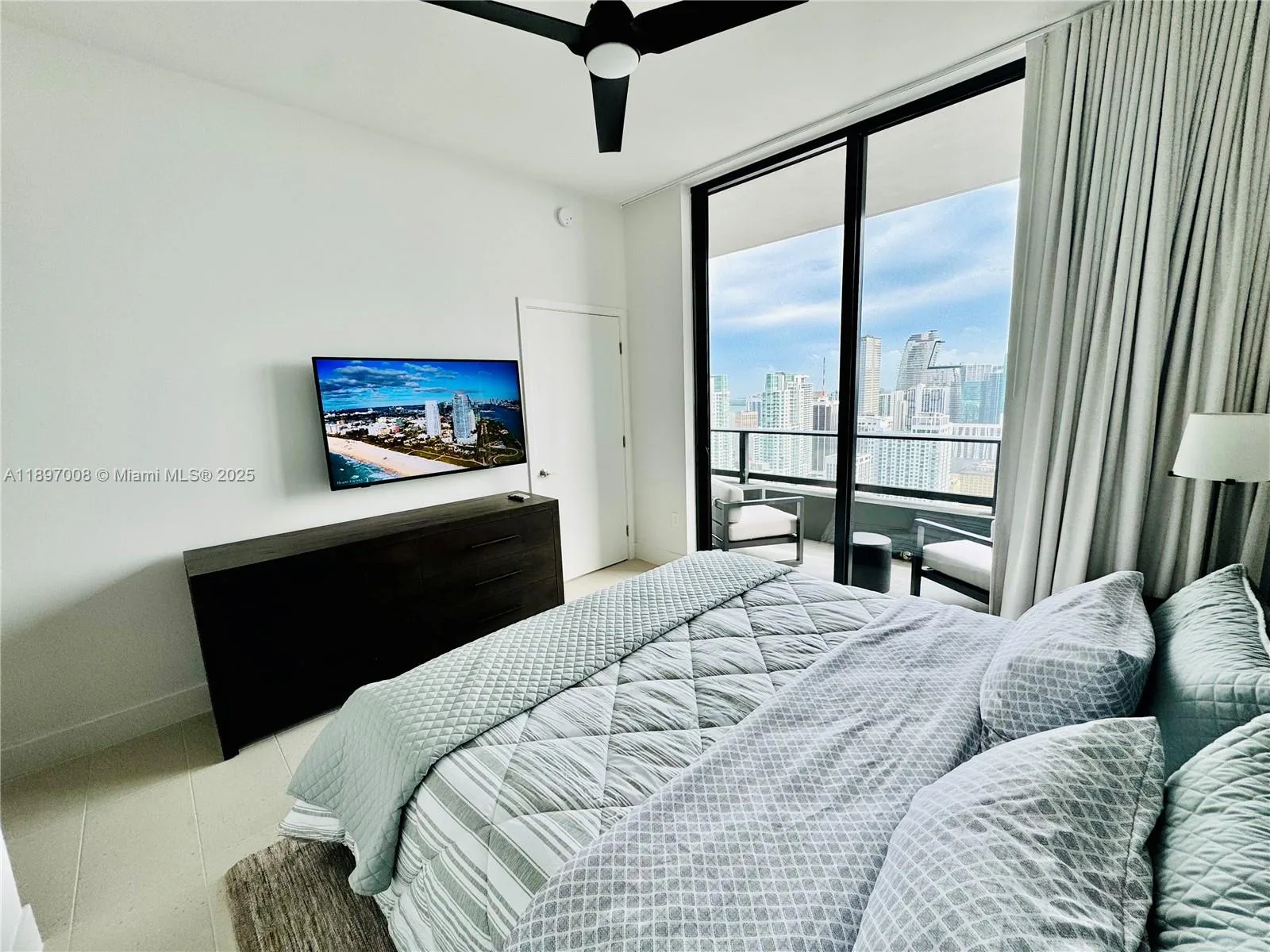 159 NE 6th St # 4807, Miami, FL 33132 photo 3