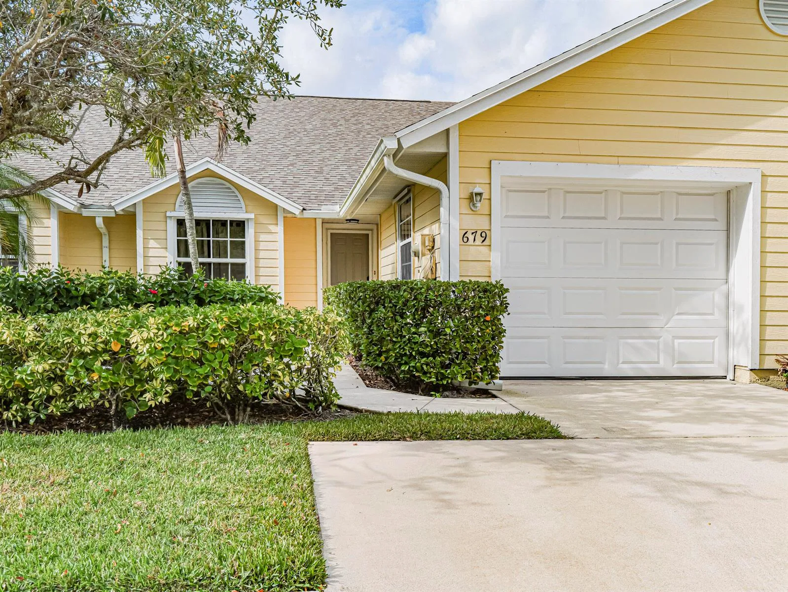 679 5th Avenue, Vero Beach, FL 32962 photo 2