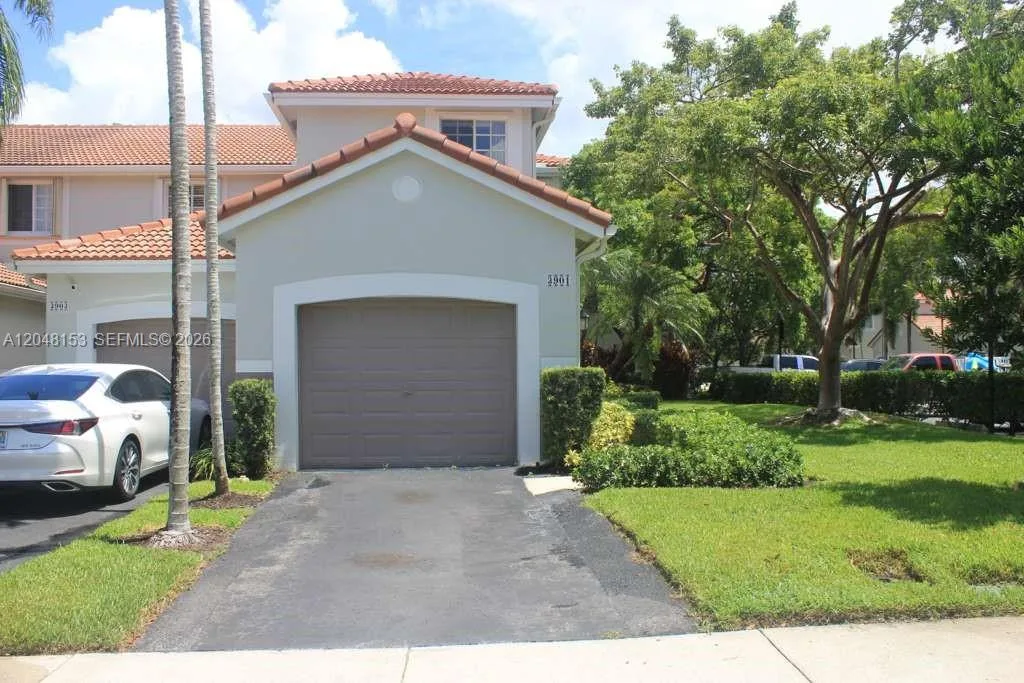 3901 San Simeon Ln, Weston, FL 33331