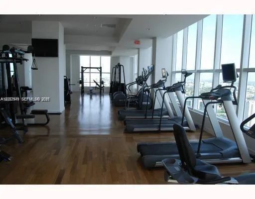 133 NE 2nd Ave # 1715, Miami, FL 33132 photo 9