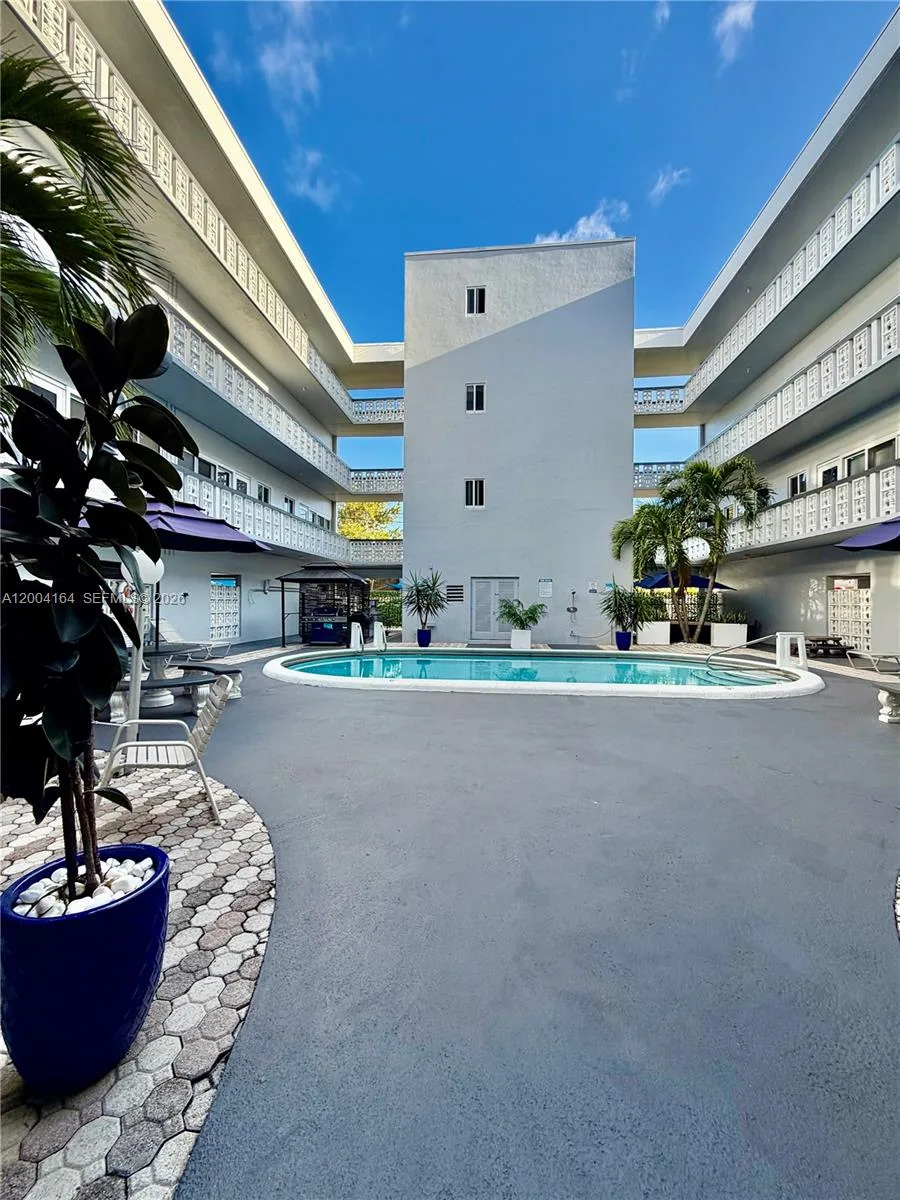 1818 Rodman St # 3A, Hollywood, FL 33020