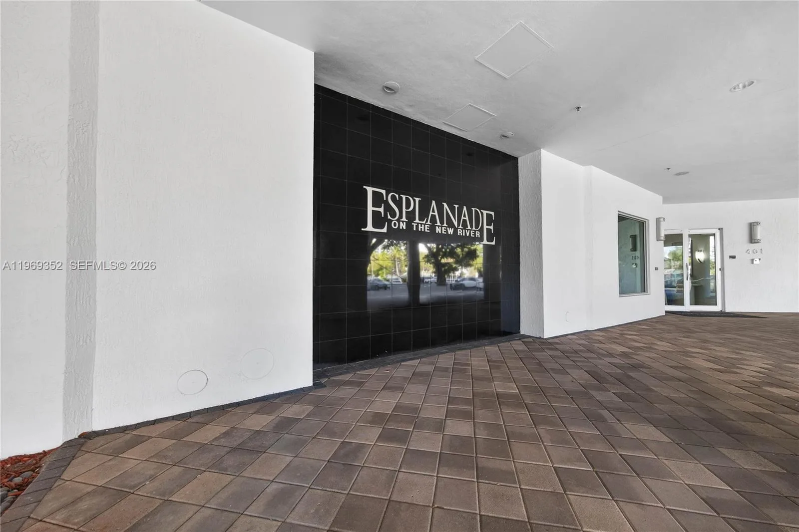 Esplanade on the River – photo 19