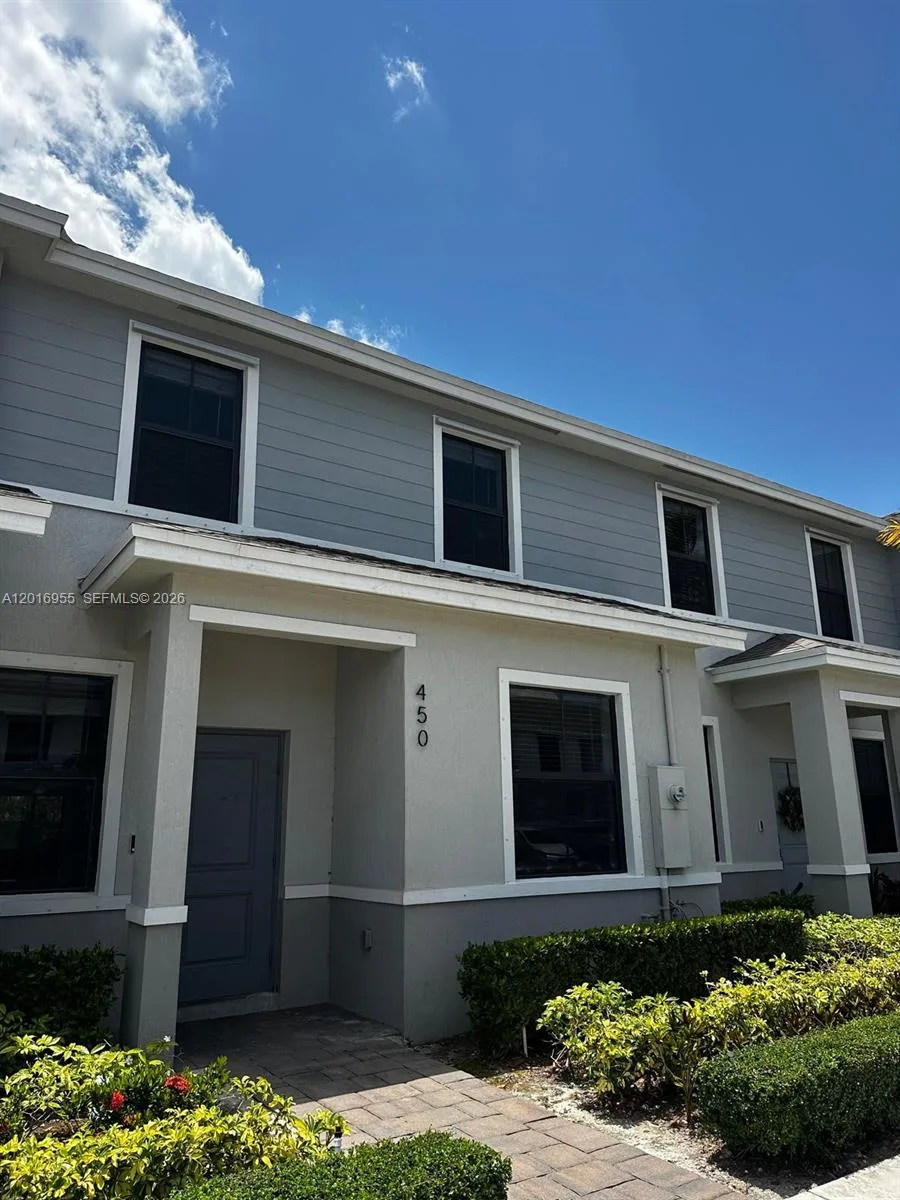 450 NE 12th St, Florida City, FL 33034