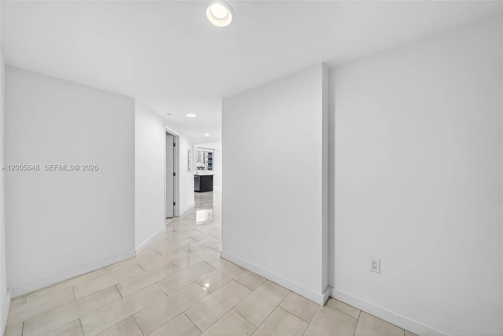 500 Brickell Ave # 501, Miami, FL 33131 photo 11