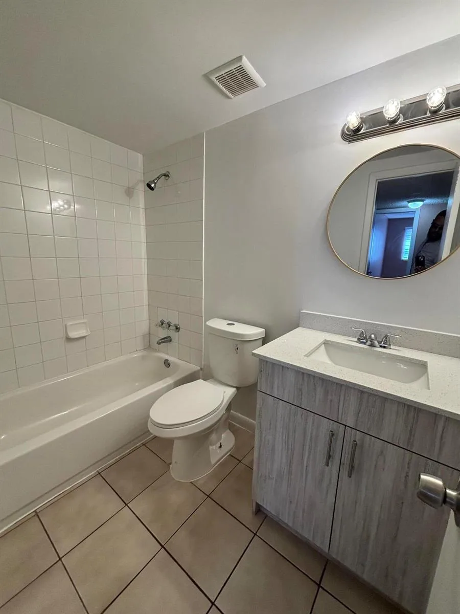 3710 NW 21st Street # 413, Lauderdale Lakes, FL 33311 photo 4