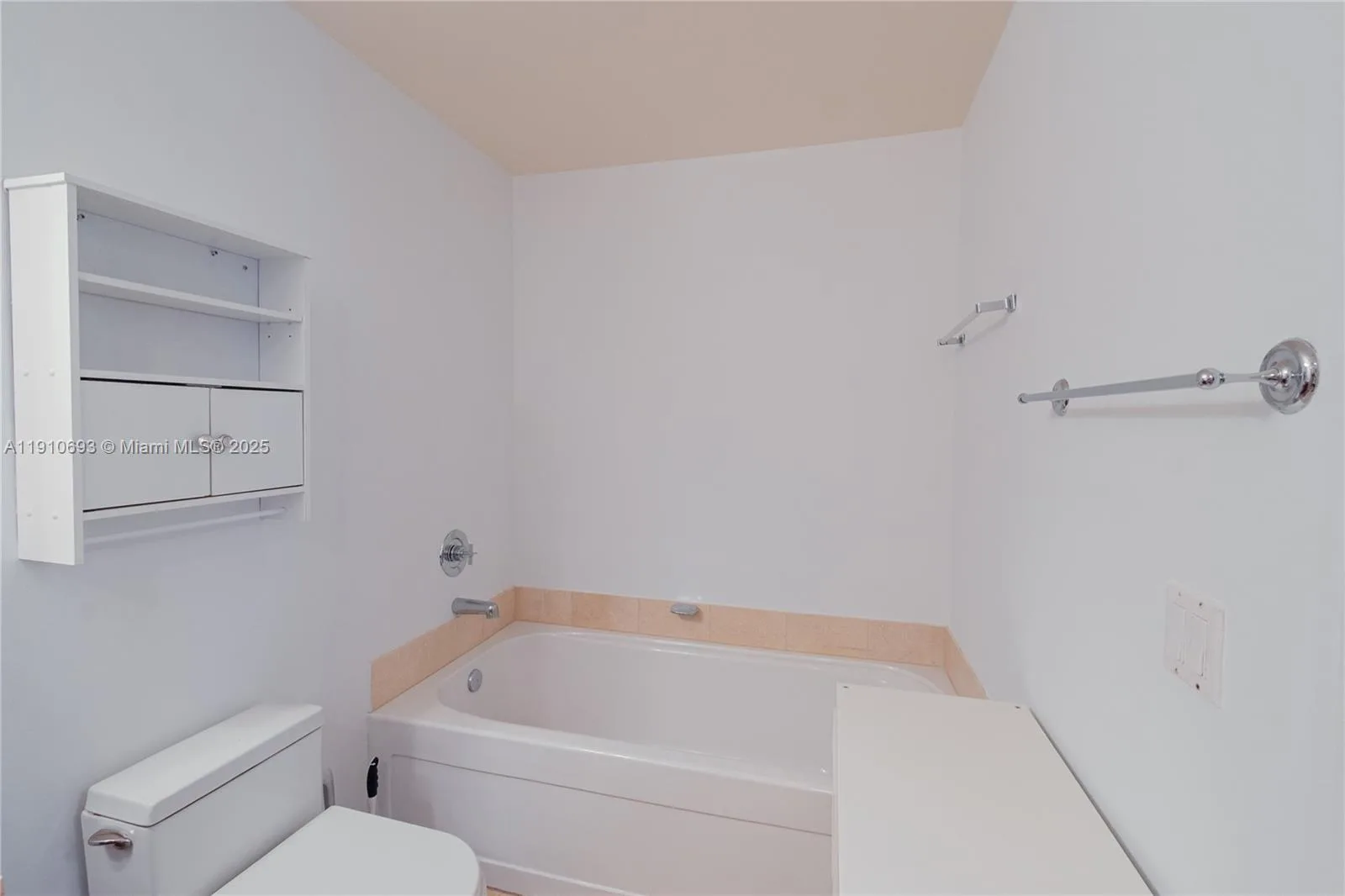 79 SW 12th St # 1002-S, Miami, FL 33130 photo 7