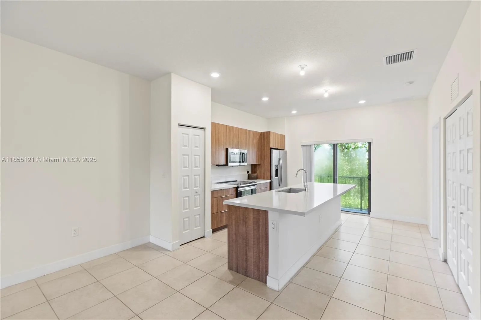 7831 NW 104th Ave # 22, Doral, FL 33178 photo 3