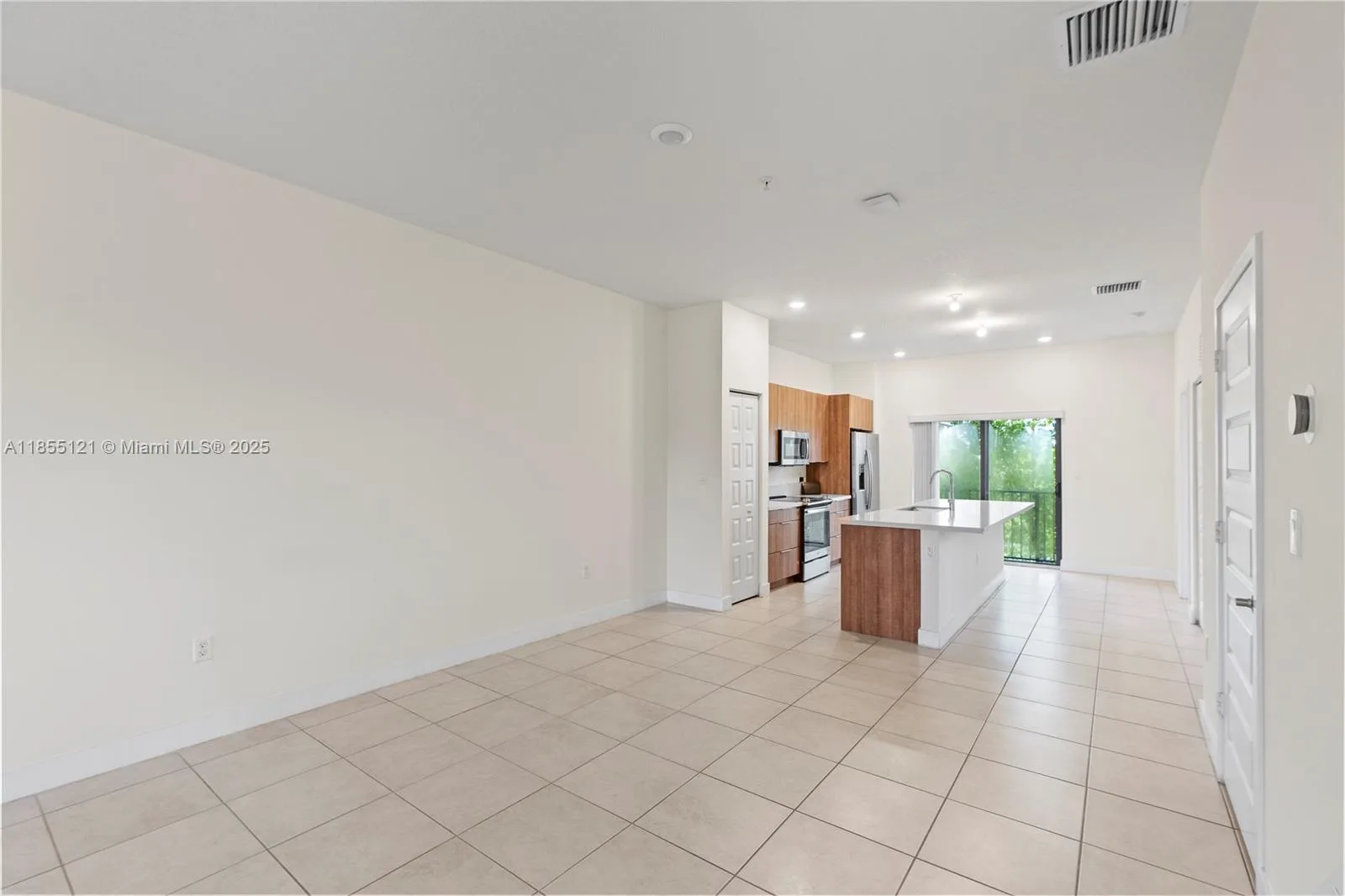 7831 NW 104th Ave # 22, Doral, FL 33178 photo 5