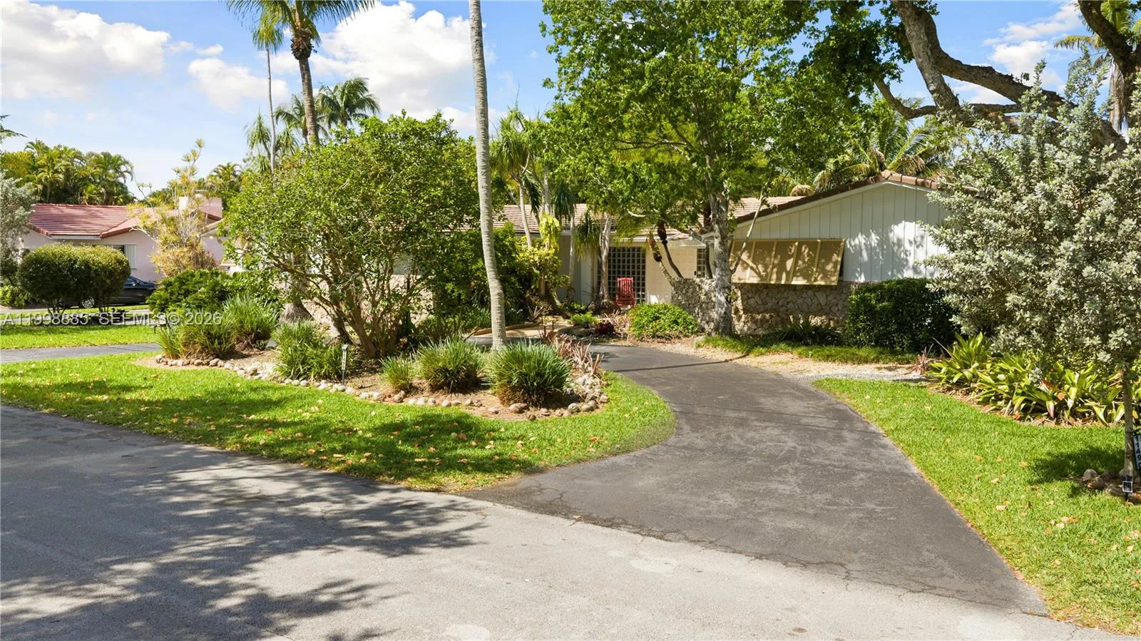 11490 SW 72nd Ct, Pinecrest, FL 33156