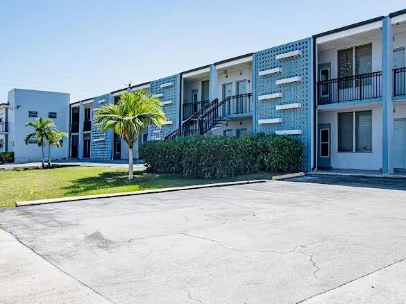 980 NE 169th Street, North Miami Beach, FL 33162