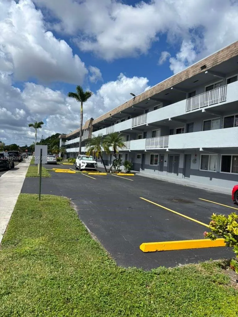 11195 SW 1st St # 216, Sweetwater, FL 33174