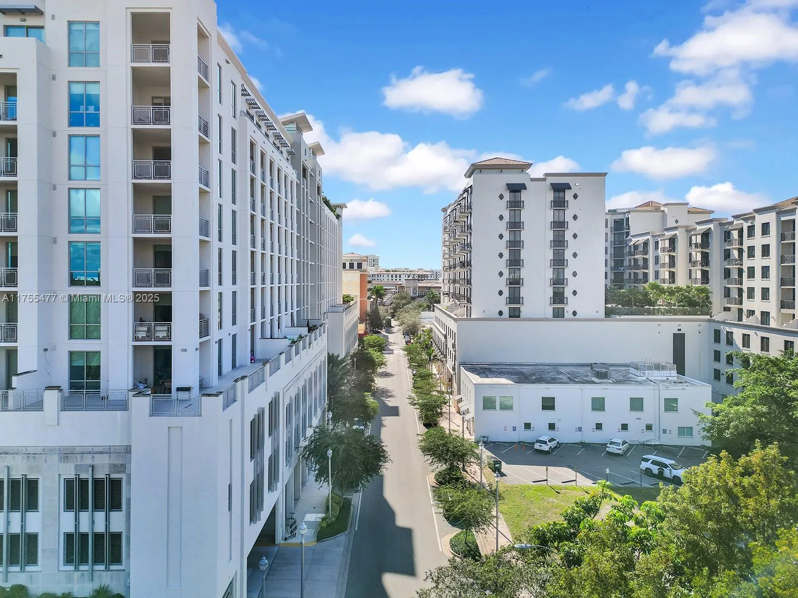 4070 Laguna St, Coral Gables, FL 33146 photo 2