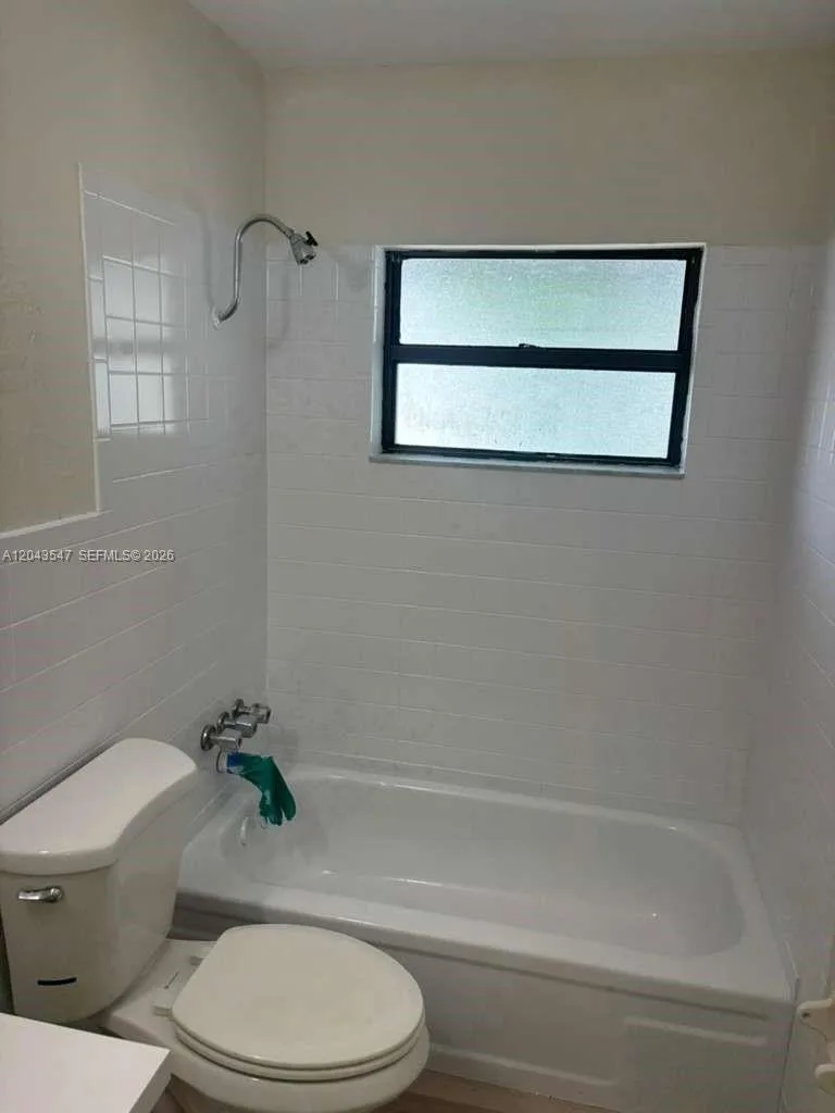 418 Las Palmas Cir # 0, Avon Park, FL 33825 photo 4
