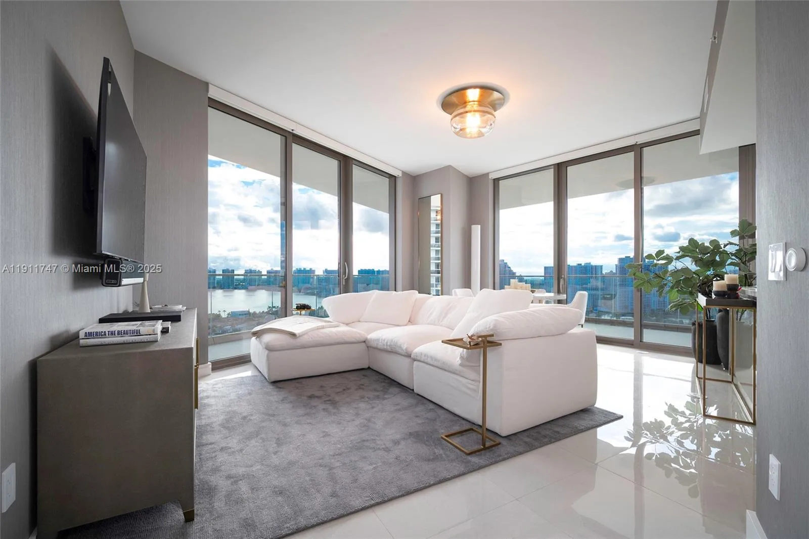 18975 Collins Ave # 1705, Sunny Isles Beach, FL 33160
