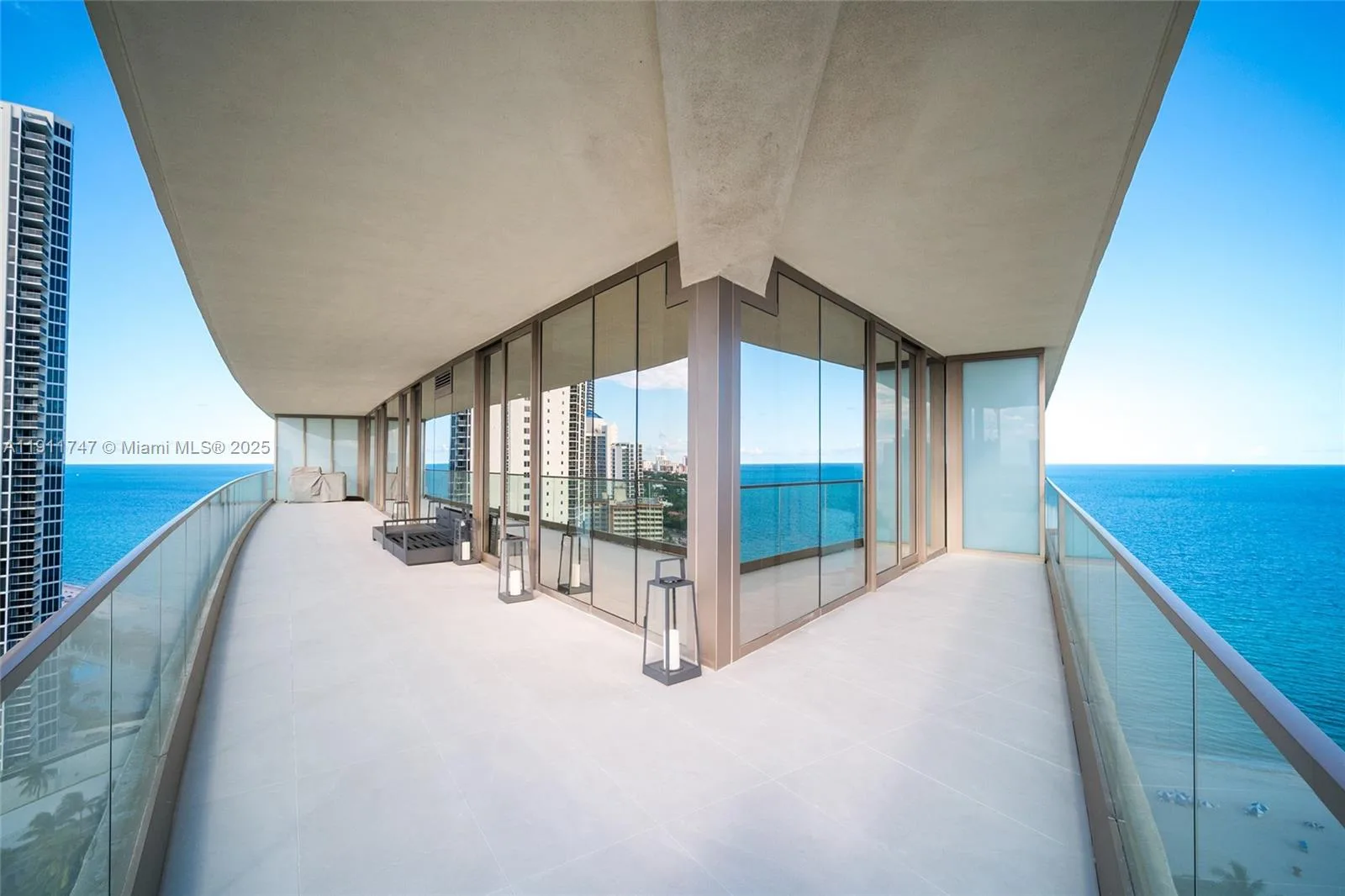 18975 Collins Ave # 1705, Sunny Isles Beach, FL 33160 photo 4