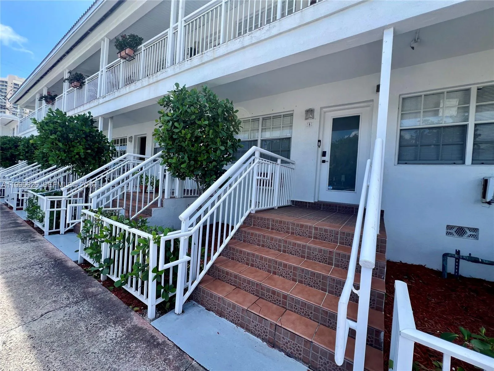 330 74th St # 5, Miami Beach, FL 33141