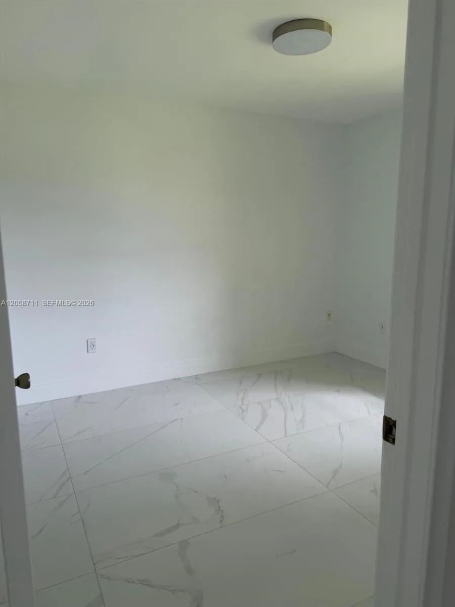 10875 NW 7th St # 23-36, Miami, FL 33172 photo 9