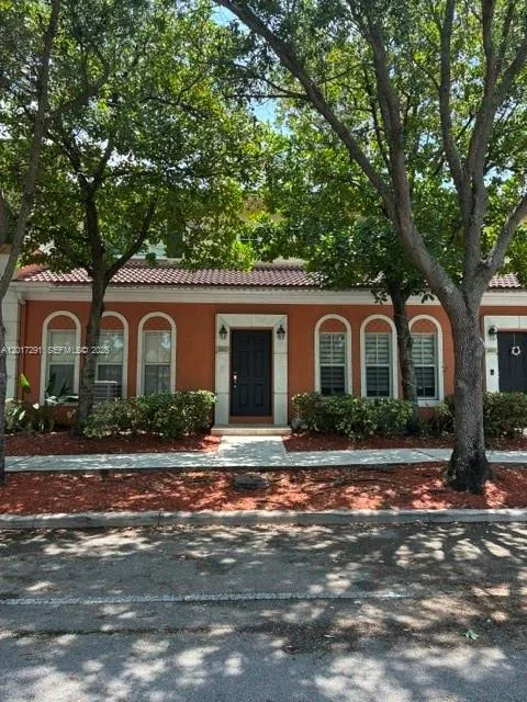 2551 SW 99th Way, Miramar, FL 33025
