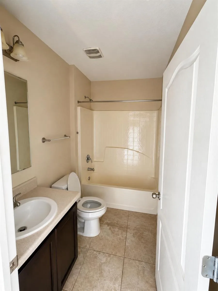 5332 NW WISK FERN Circle, Port St. Lucie, FL 34986
