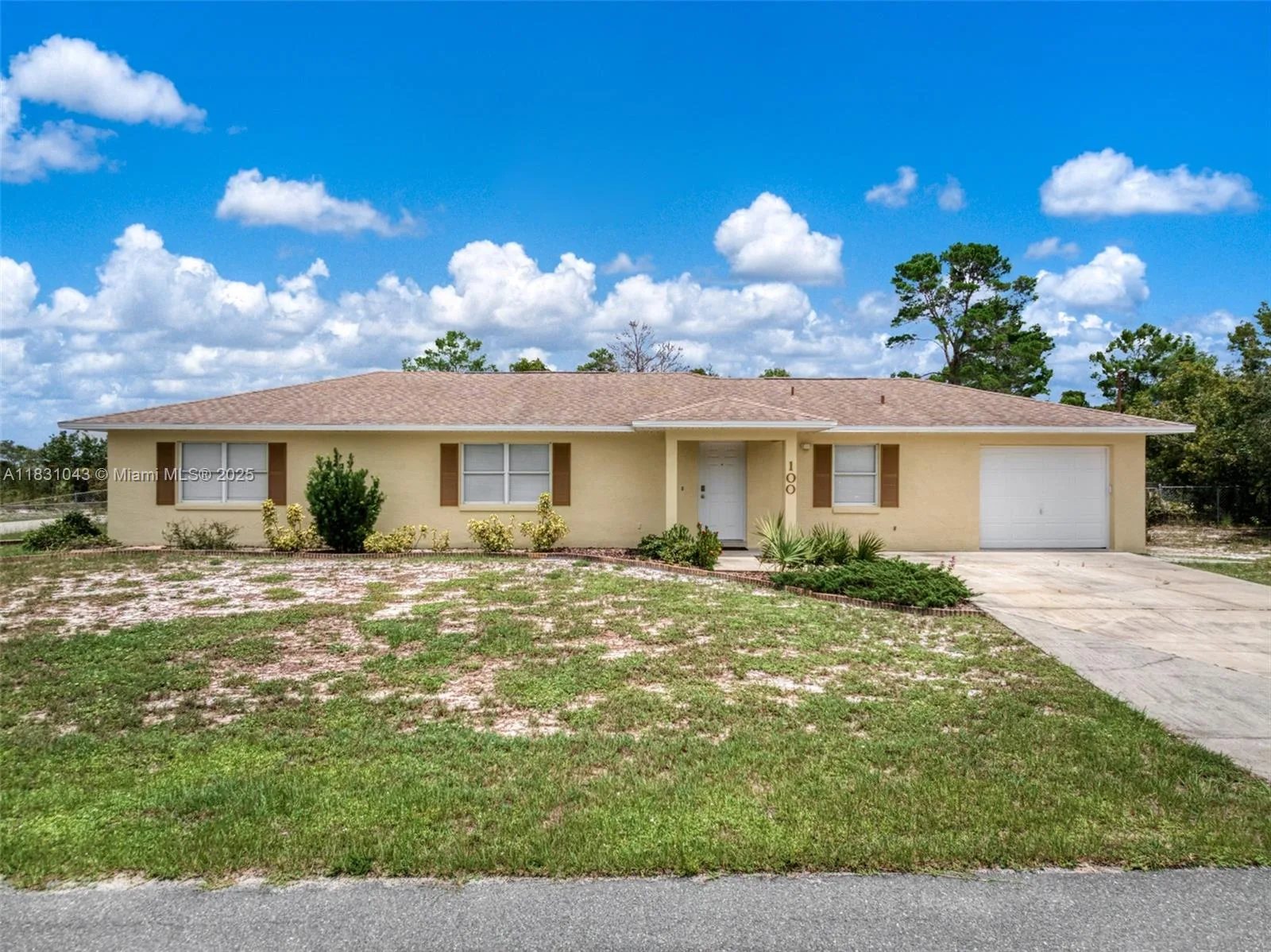 100 Kayla Ave, Lake Placid, FL 33852