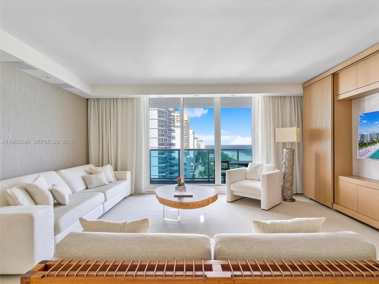 1 Hotel & Homes photo 4