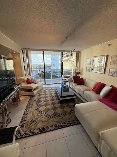 20505 E Country Club Dr # 1036, Aventura, FL 33180 photo 12