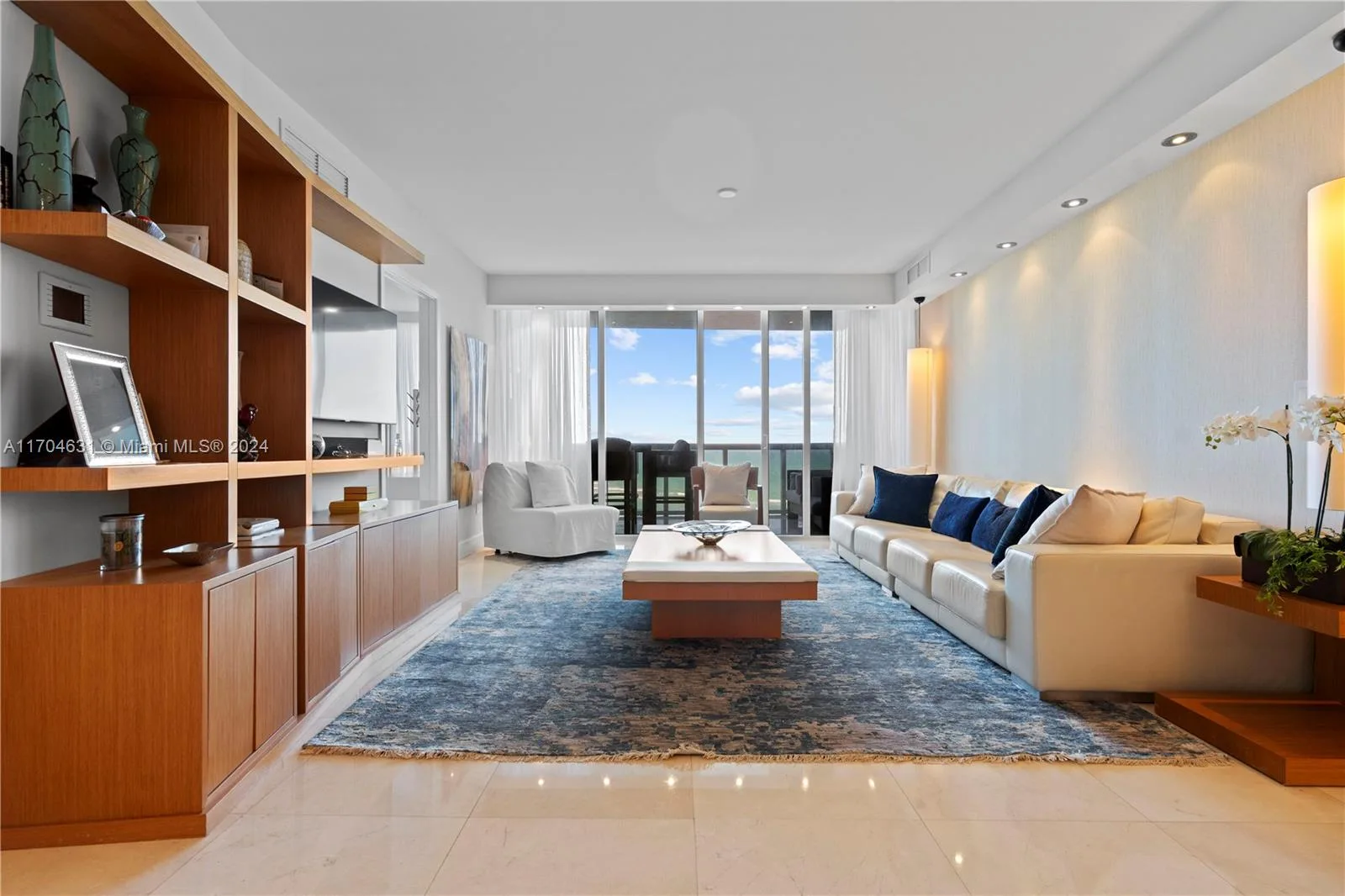18201 Collins Ave # 906, Sunny Isles Beach, FL 33160