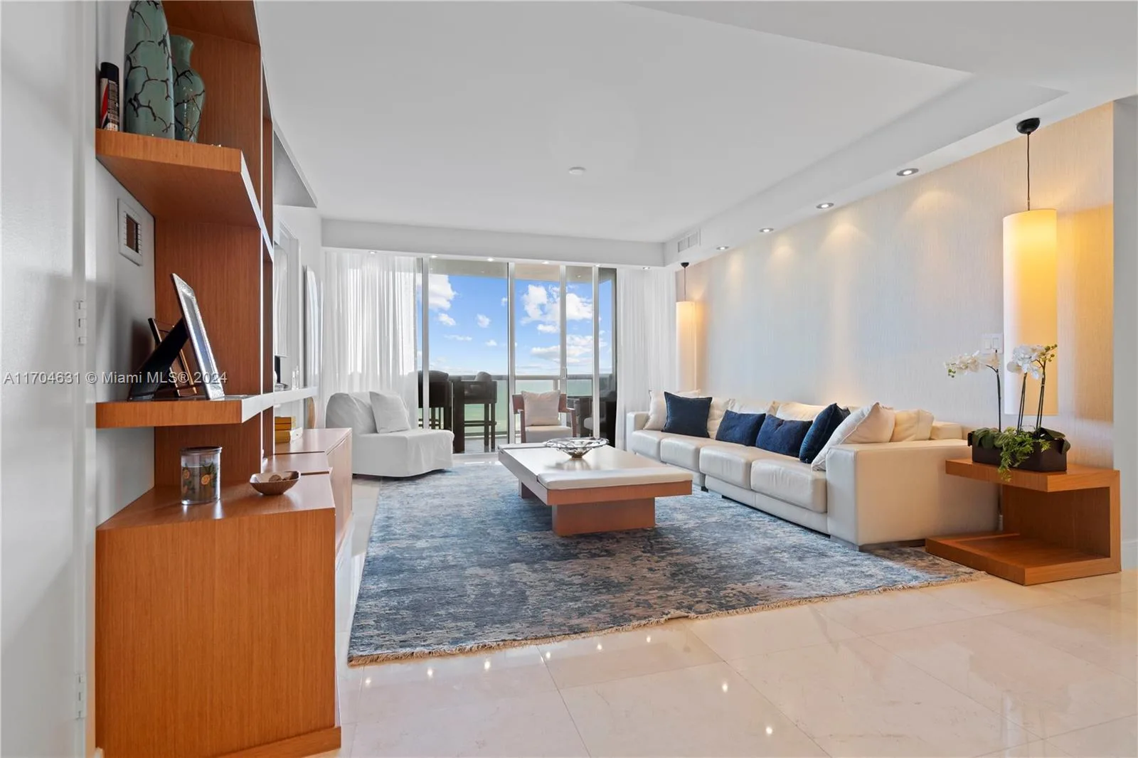 18201 Collins Ave # 906, Sunny Isles Beach, FL 33160 photo 2