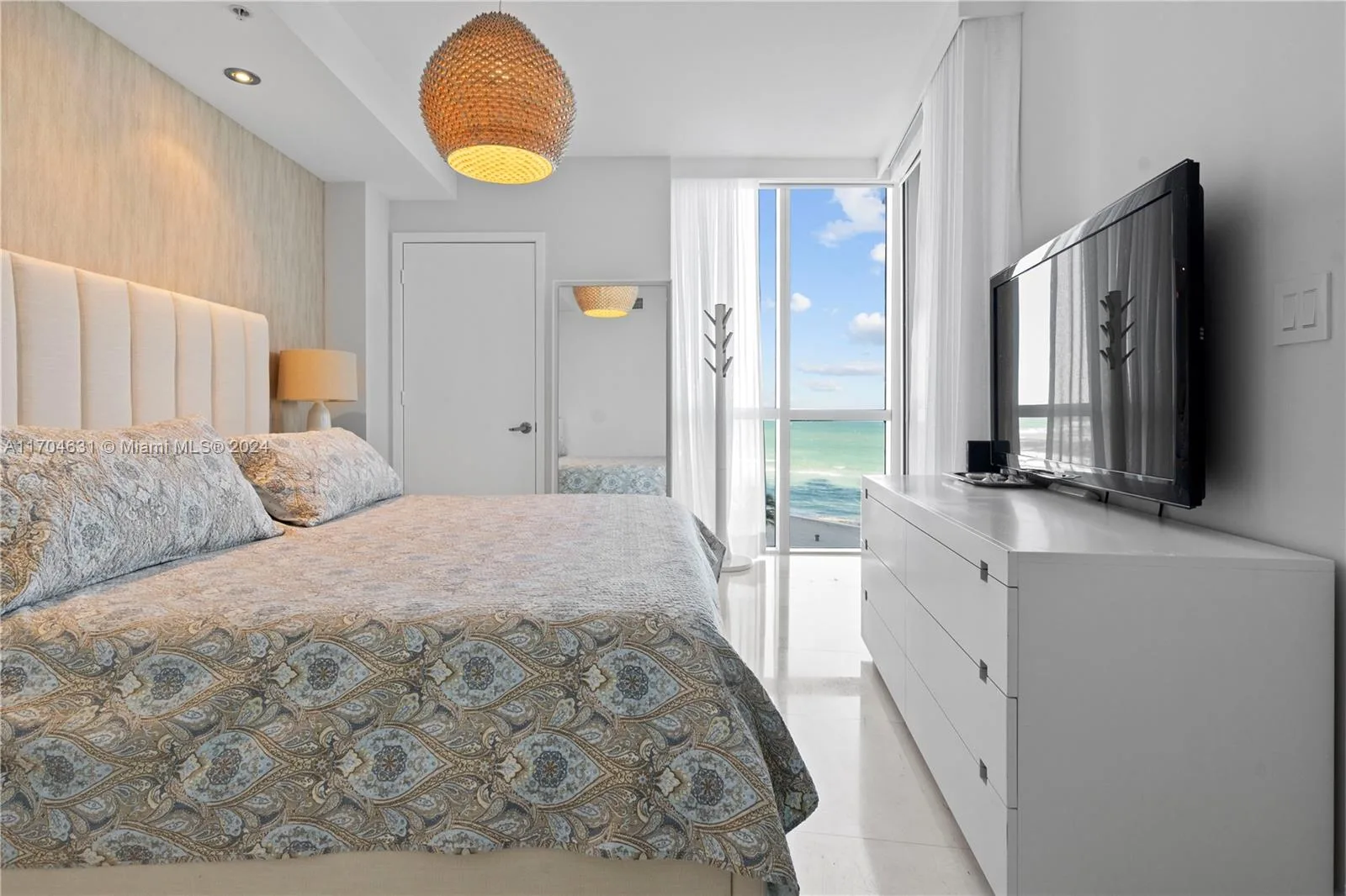 18201 Collins Ave # 906, Sunny Isles Beach, FL 33160 photo 6