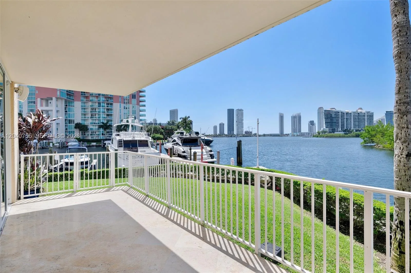 3330 NE 190th St # 114, Aventura, FL 33180