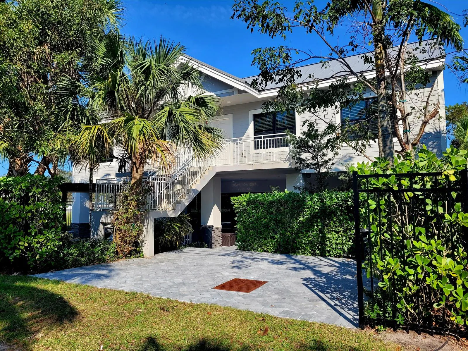 11810 SE Dixie Highway # Apt 1, Hobe Sound, FL 33455