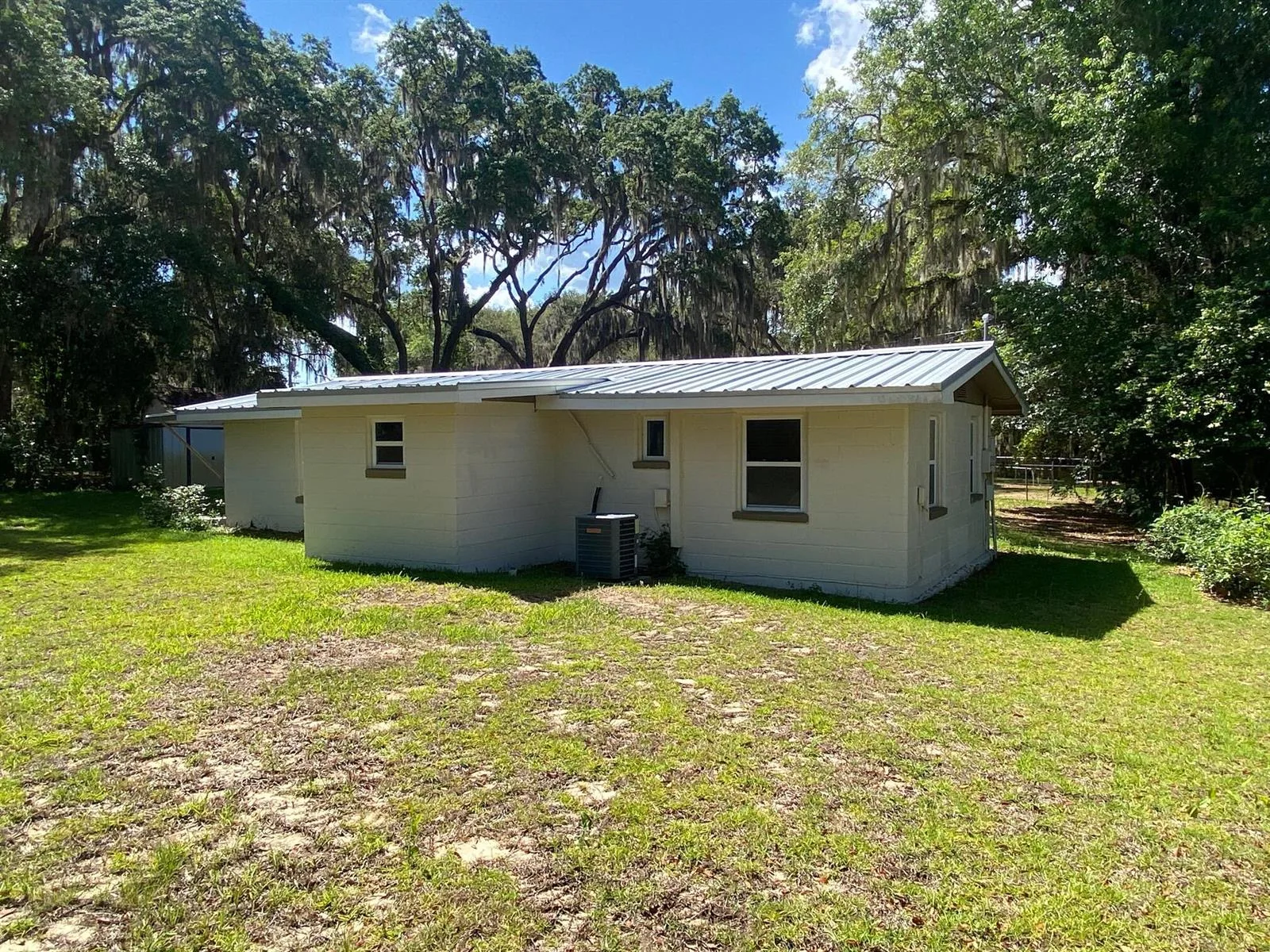 24961 NE 146th Lane, FL 32134 photo 2