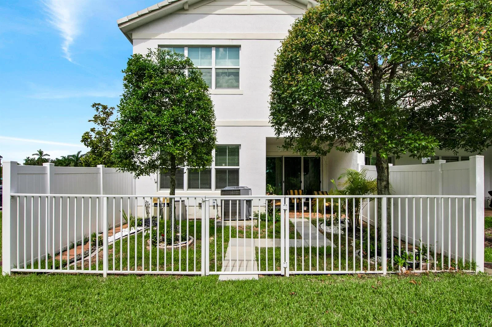 50 PALM Lane, Royal Palm Beach, FL 33411 — photo 5 of 45