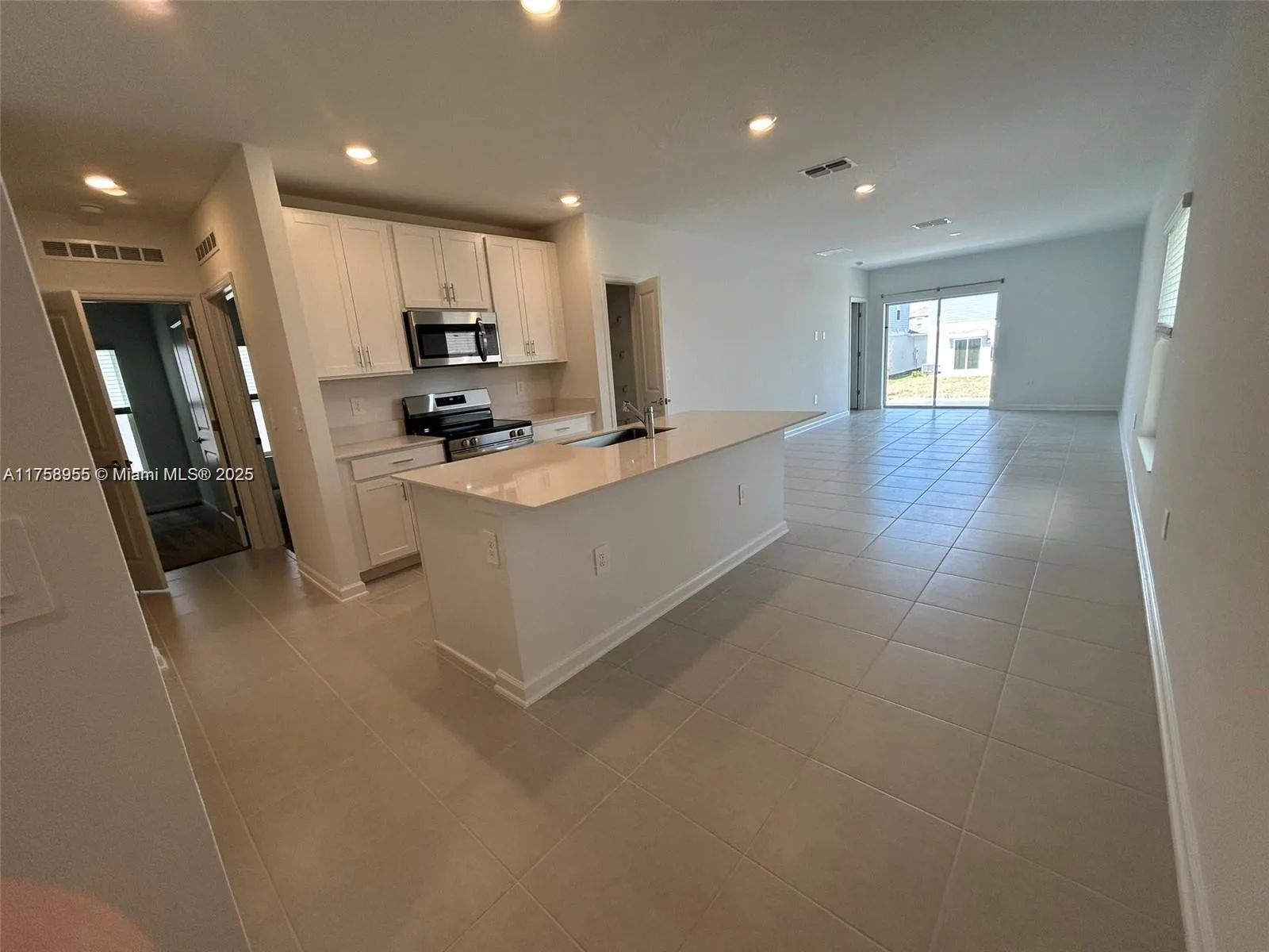 3155 Armstrong, Clermont, FL 34714 photo 4