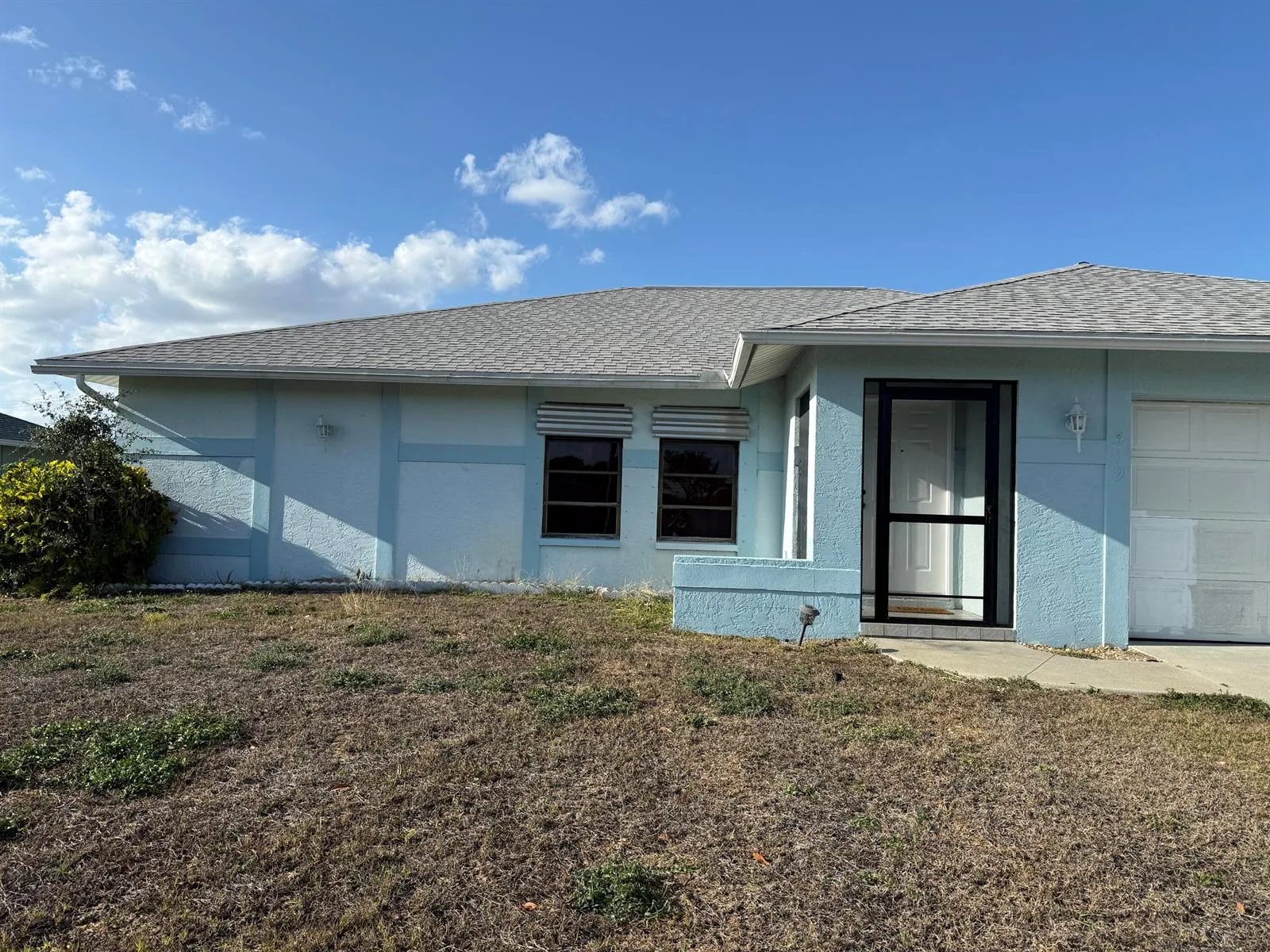 319 SE 27th Street, Cape Coral, FL 33904
