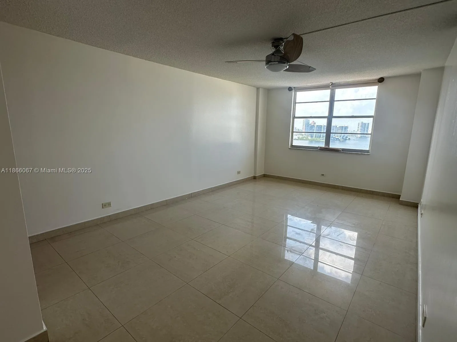 251 174th St # 1619, Sunny Isles Beach, FL 33160 photo 10