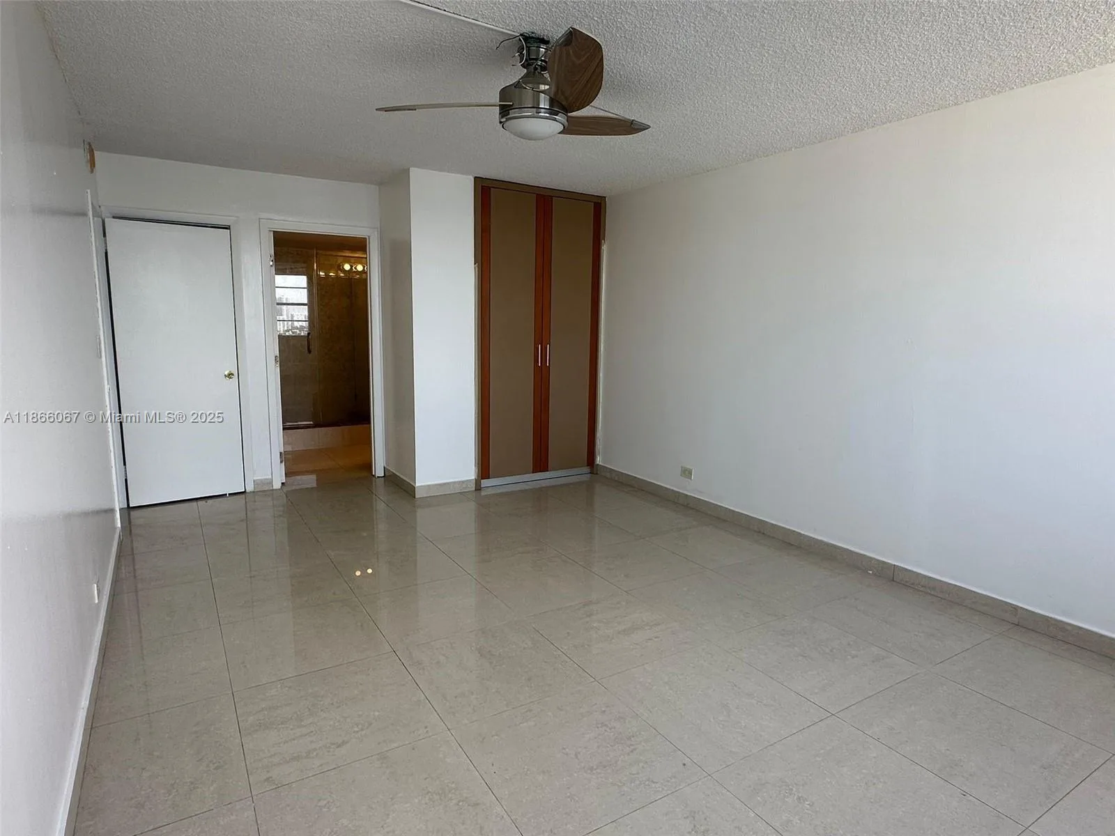 251 174th St # 1619, Sunny Isles Beach, FL 33160 photo 11