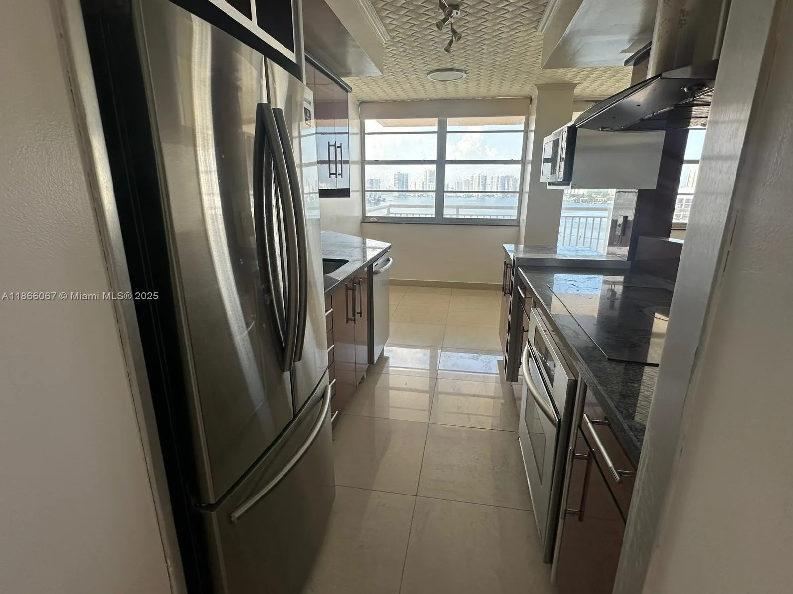 251 174th St # 1619, Sunny Isles Beach, FL 33160 photo 7