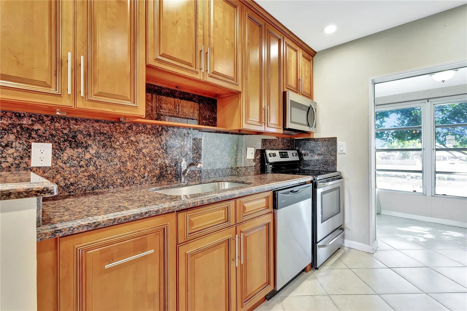 7290 NW 1st Street # 205, Margate, FL 33063