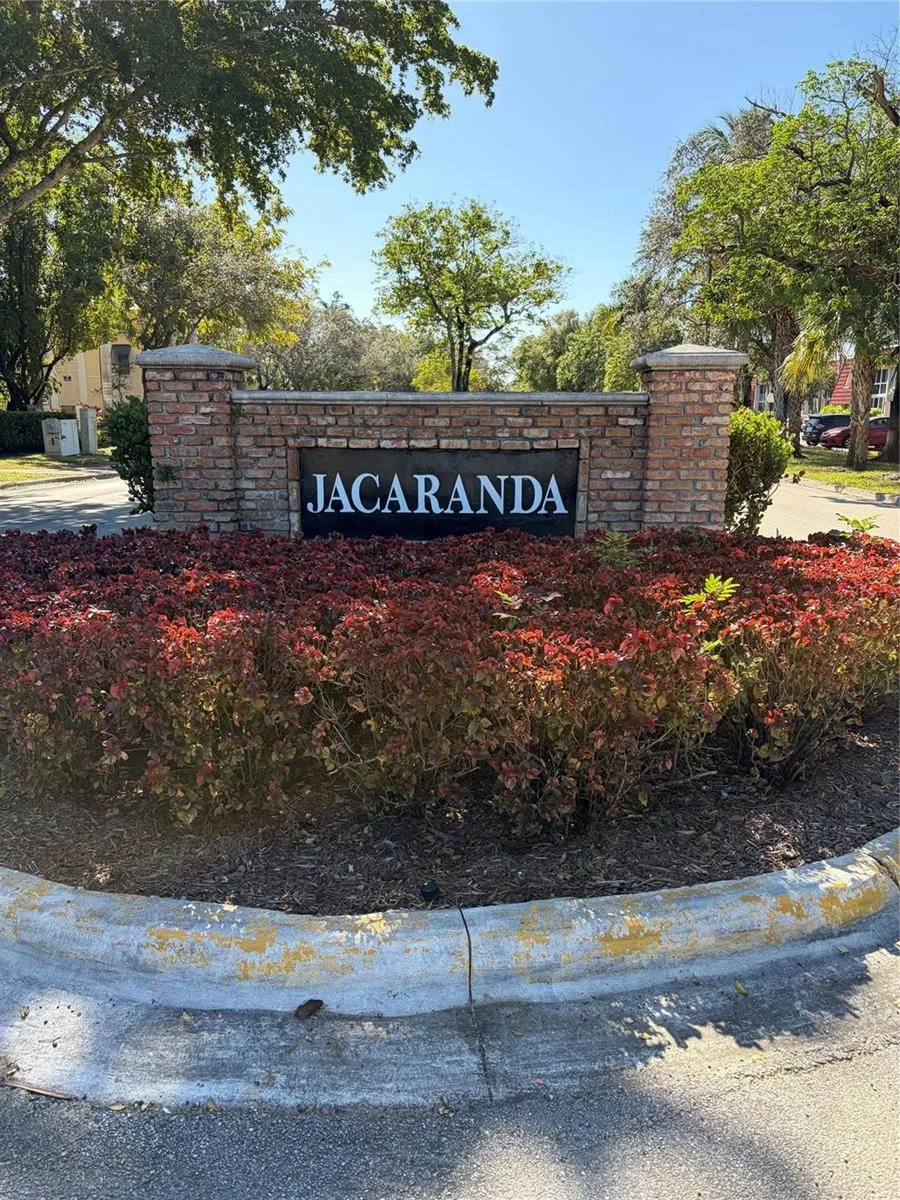 21 Jacaranda Drive # 121, Plantation, FL 33324